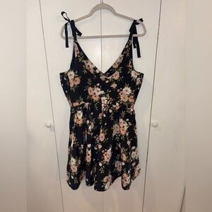 Old Navy Black Floral Mini Dress w Flouncy Skirt and Pockets